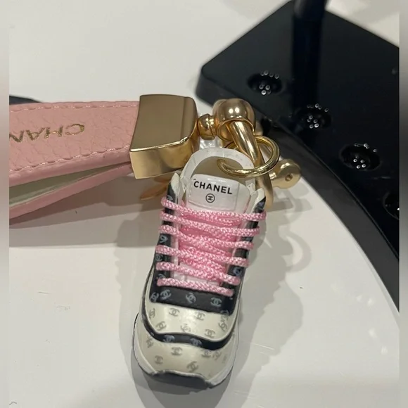 New Fashion Key Chain/Handbag Charm - Picture 2 of 5